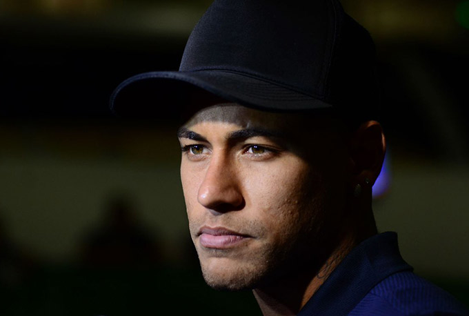 Receita cobra 69 milhões de reais de Neymar
