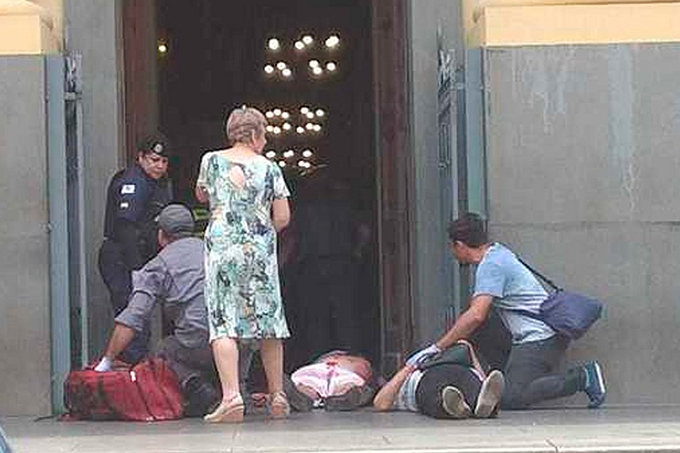Homem invade missa, mata quatro e se suicida em catedral de Campinas
