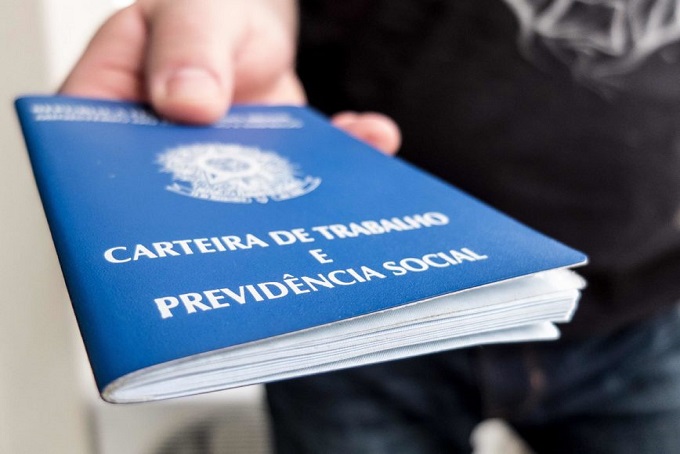 Equipe de Bolsonaro estuda regime de trabalho fora da CLT