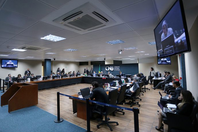 Resolução do CNJ prevê auxílio-moradia de até R$ 4,3 mil