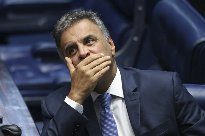 Deputado do PSDB pede expulsão de Aécio do partido