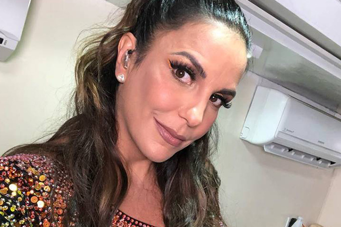 Ivete Sangalo compartilha foto da família e quebra a web