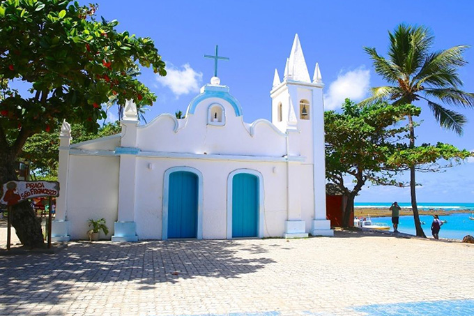 Praia do Forte é um dos destinos mais procurados no Réveillon e no verão
