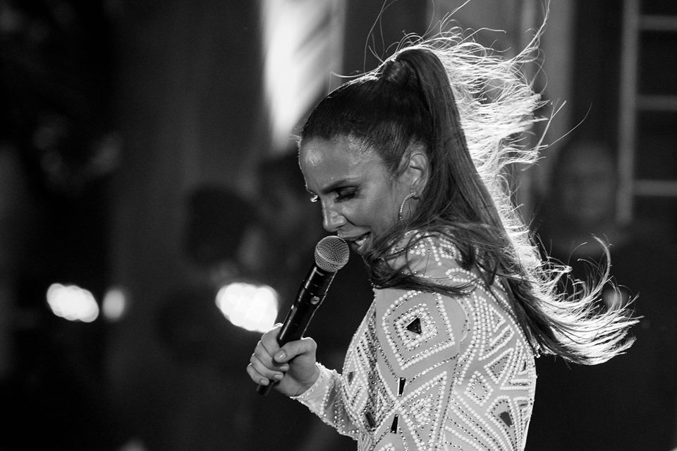 Ivete fará show na Praia do Forte; acesso à festa custa mais de R$ 2 mil