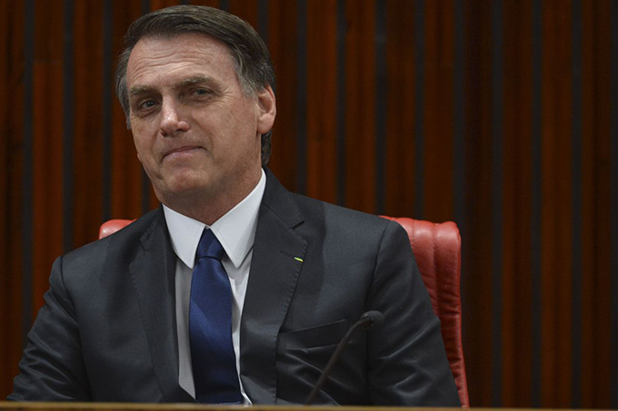 Bolsonaro estudar aumentar validade da CNH de 5 para 10 anos