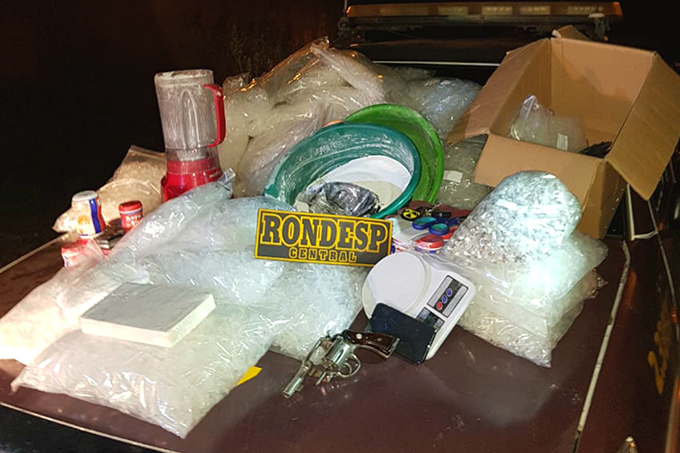 Ação policial apreende mais de mil pinos de cocaína