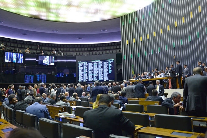 Câmara gastou R$ 8 milhões com saúde de deputados