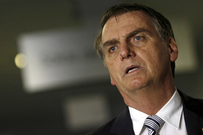 Bolsonaro defende idade mínima de 62 anos para homens e 57 para mulheres