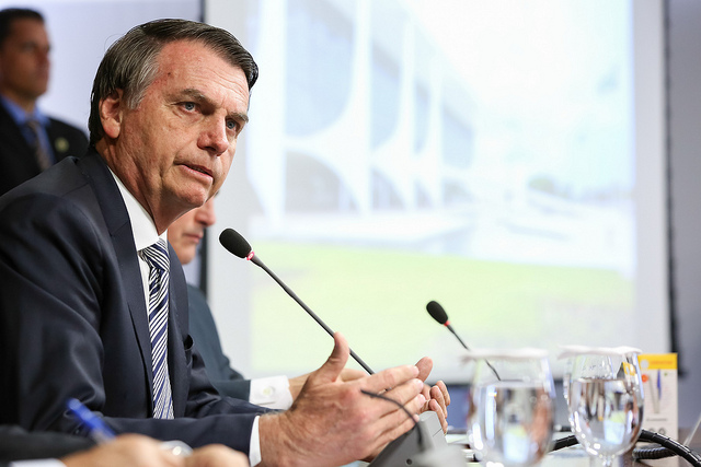Bolsonaro divulga nova logo do Governo Federal nas redes sociais 