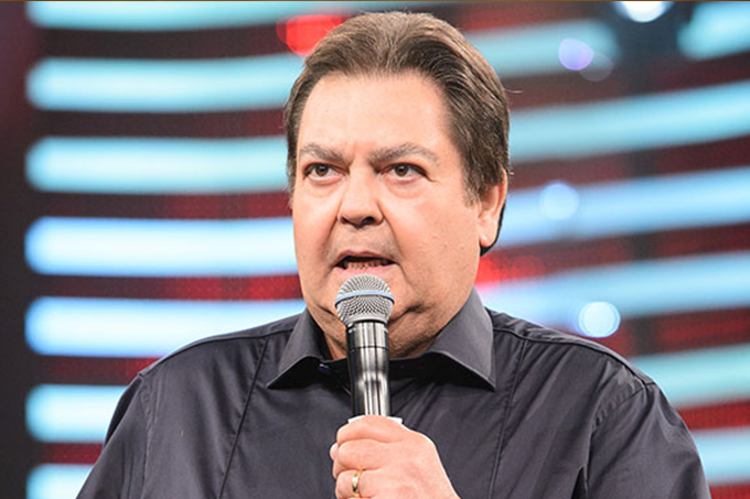 Faustão se posiciona e explica declaração feita no 'Domingão'; assista