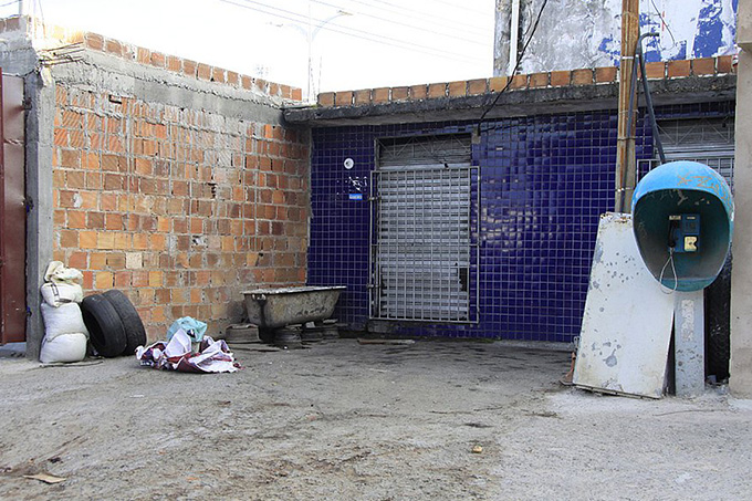 Irmãos são mortos a tiros em frente a borracharia na Barros Reis