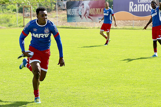 Lateral-esquerdo Moisés é o novo reforço do Bahia