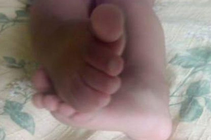 Homem é preso por estupro virtual de bebê; mãe também foi presa