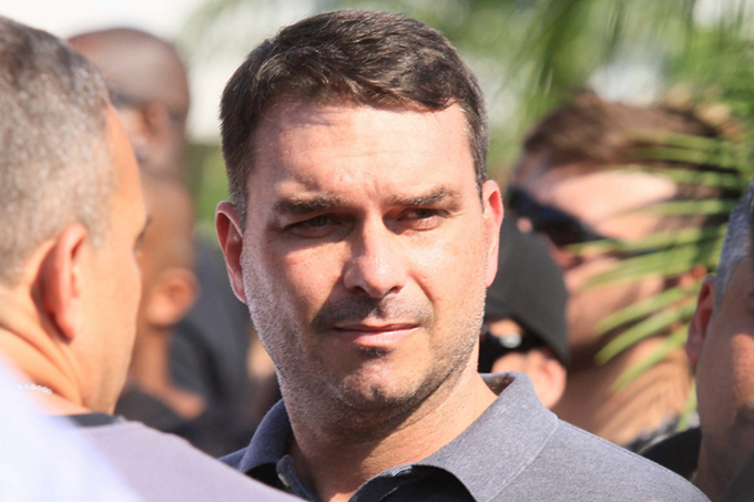 Recurso de filho de Bolsonaro desgasta governo