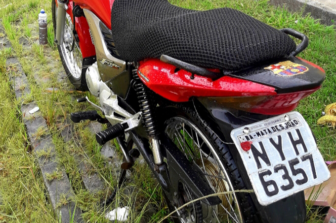 Motocicleta com placa de Mata de São João é furtada em Dias d'Ávila