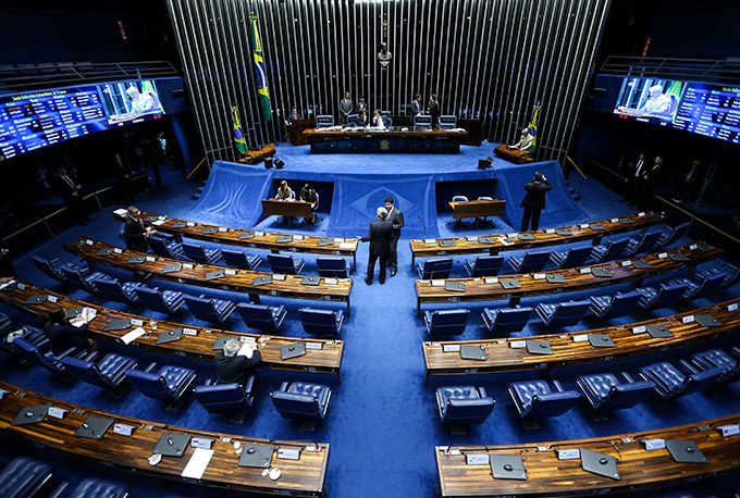 Senadores gastaram R$ 21 milhões com viagens, restaurantes e combustível