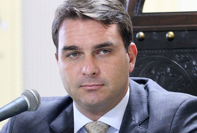 Coaf aponta pagamento de título de R$ 1 milhão por Flávio Bolsonaro