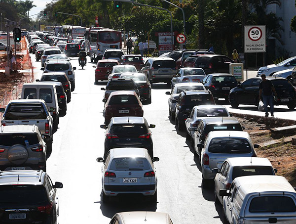 Motoristas podem ter desconto de até 30% no valor do IPVA