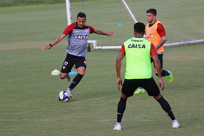 Yago tem pena convertida e fica livre para estreia do Vitória
