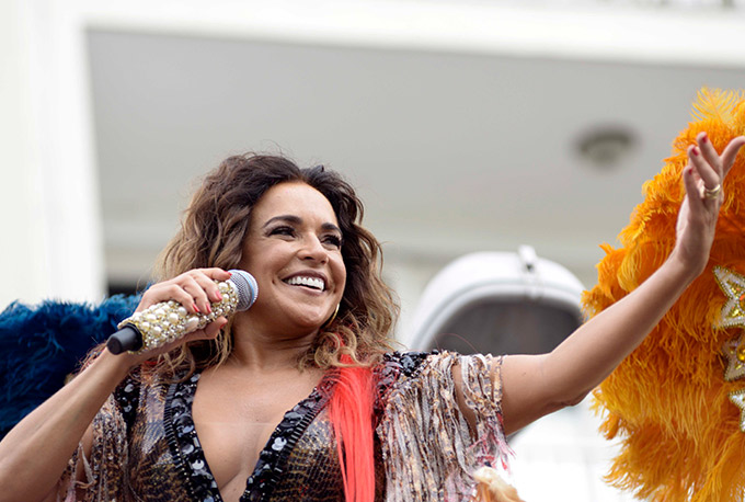 Deputado que ofendeu Daniela Mercury é obrigado a pedir desculpas
