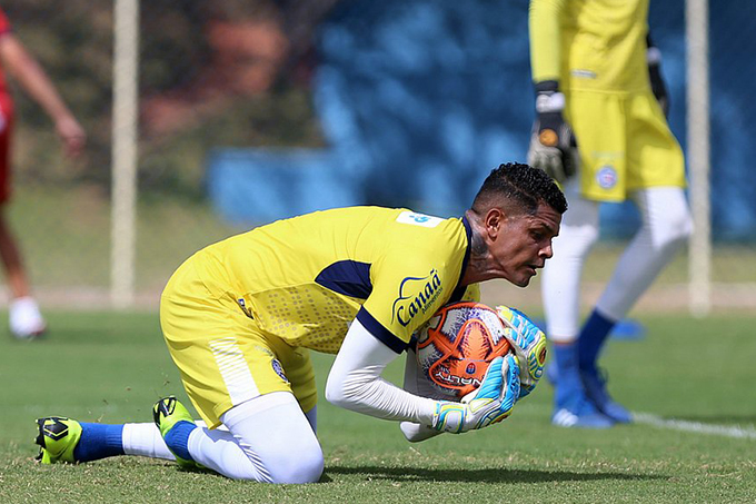 Preocupado com o Ba-Vi, Enderson escala time alternativo hoje