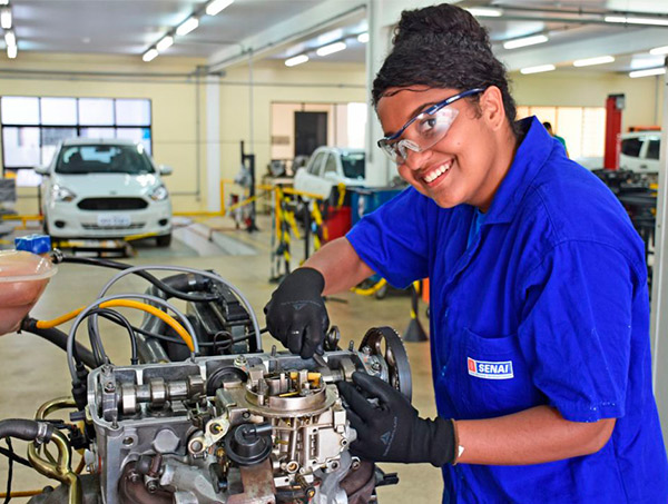 SENAI abre inscrições para cursos técnicos com 602 bolsas de estudo