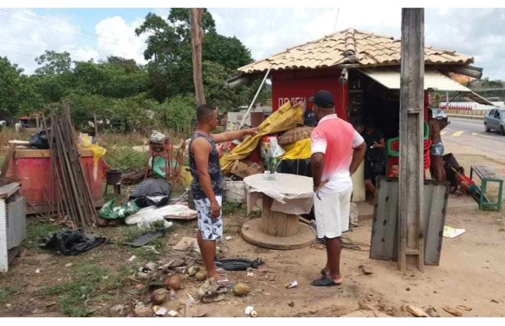 Demolição de barraco pela prefeitura na BA-093 gera polêmica 