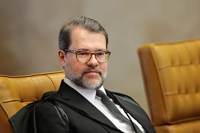Bancada evangélica reage à ‘pauta de costumes’ do STF