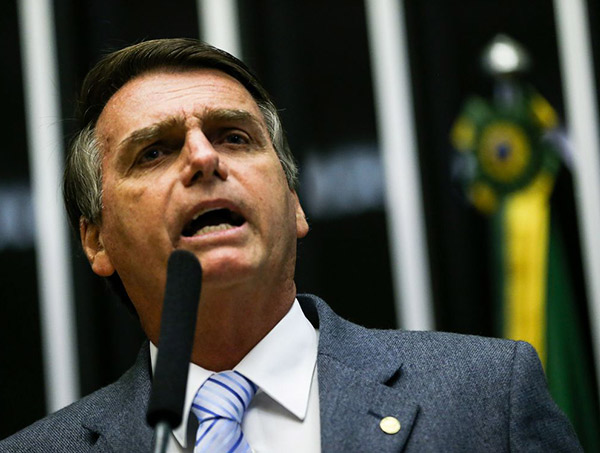 Bolsonaro diz que hoje “bate o martelo” sobre reforma da Previdência