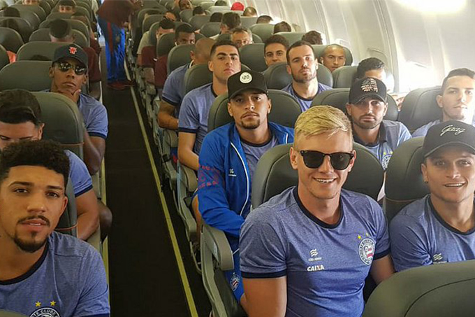 Bahia e Vitória voltam no mesmo voo após jogos na Copa do Brasil