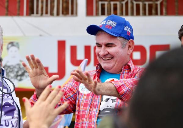 Angelo Coronel pagou empresa da família com verba pública, diz jornal