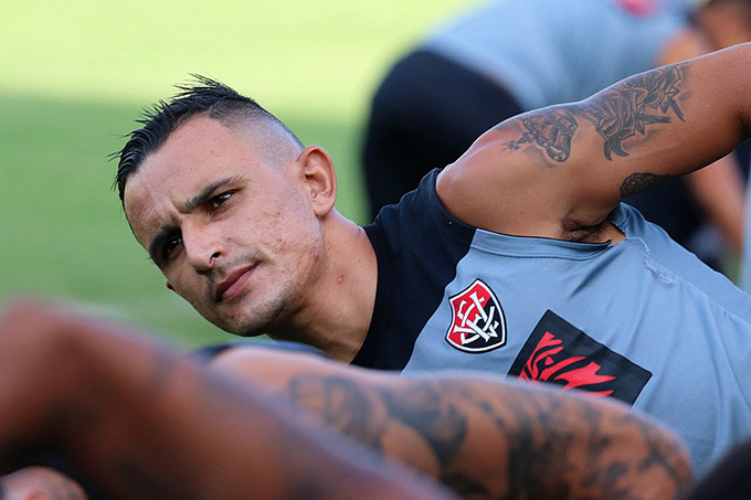 Recuperado de lesão, Marcelo Benítez vira opção para o Vitória