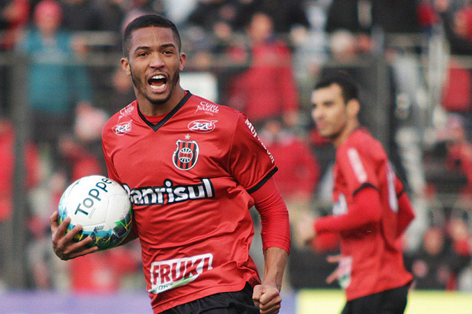 Chamusca revela novo reforço do Vitória: Felipe Garcia