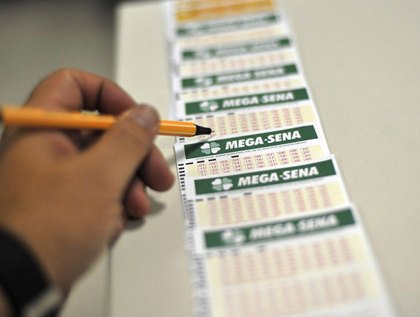Ninguém acerta a Mega-Sena e prêmio principal acumula em R$ 46 milhões