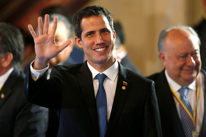 Guaidó se reúne com embaixadores antes de encontrar Bolsonaro