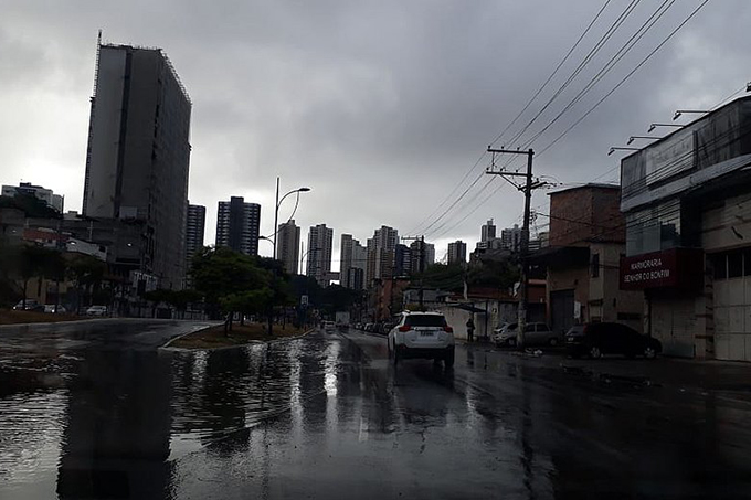Chuvas fortes com raios e trovões ficam em Salvador até quarta (6)