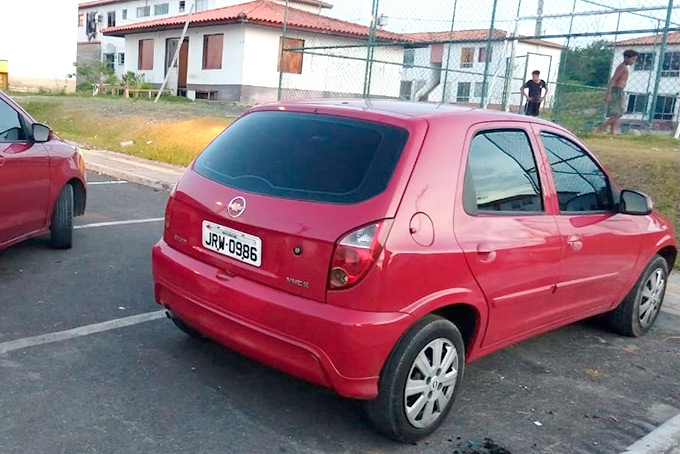 Carro usado em assalto em Dias d'Ávila é recuperado pela PM