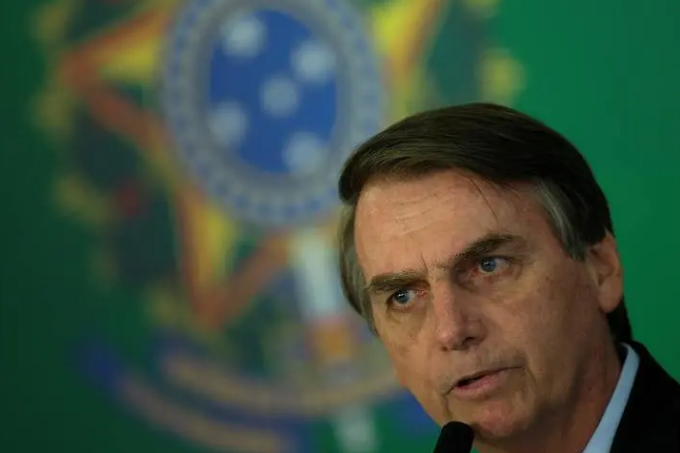Tuíte de Bolsonaro gera críticas até de apoiadores