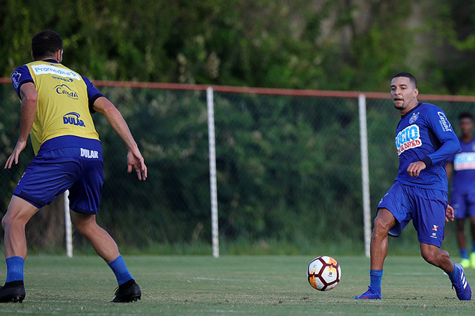 Com lesão num joelho, Gregore vai desfalcar Bahia no Ba-Vi