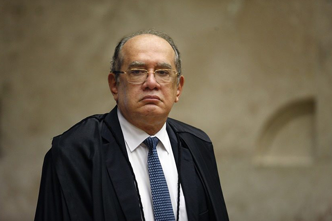 Advogados pedem impeachment de Gilmar Mendes 
