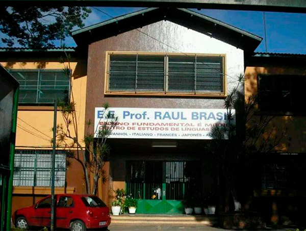 Dois alunos de escola em Suzano permanecem internados em São Paulo