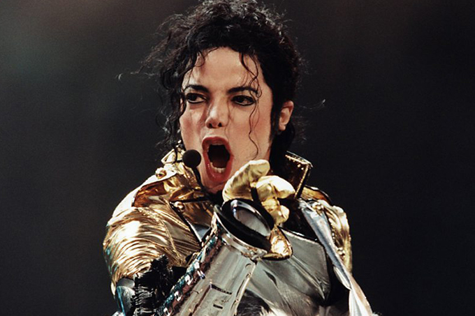 Novo documentário sobre Michael Jackson aborda acusação de pedofilia