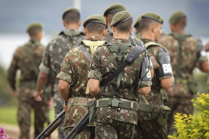 Reforma de militares tem regras mais brandas que as do INSS e de servidores