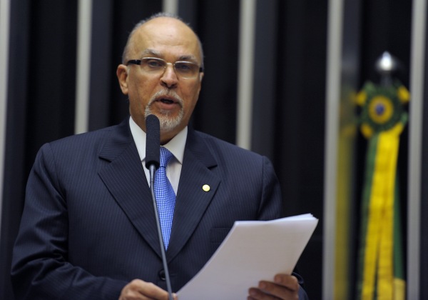 Fachin encaminha à 1ª instância ação contra Mario Negromonte 