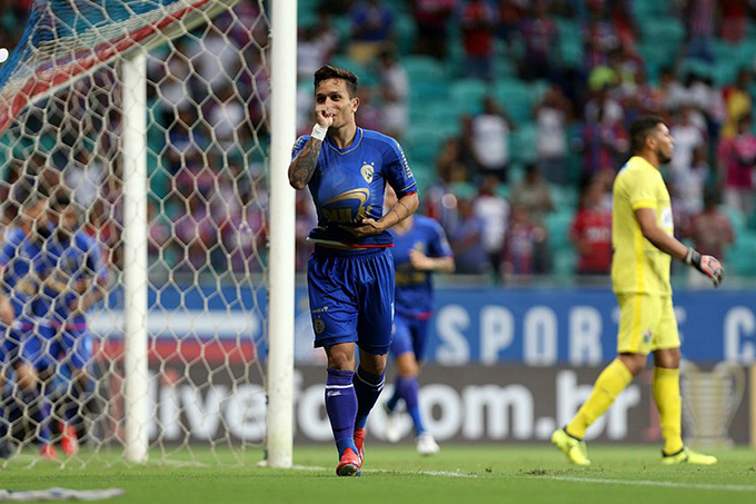 'Noite especial', vibra Artur após gol e assistência na Fonte Nova