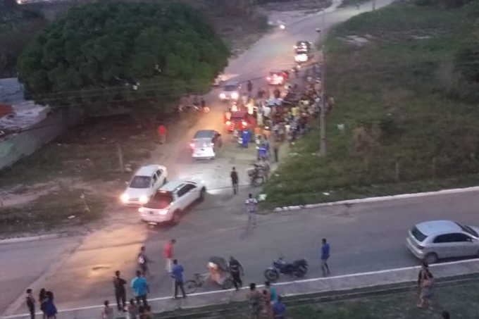 Homem e criança são mortos a tiros em emboscada
