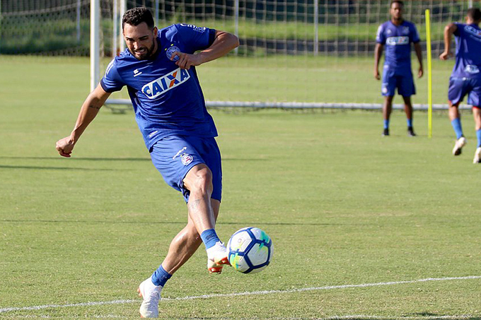 Com técnico interino, Bahia encara o CRB pela Copa do Brasil