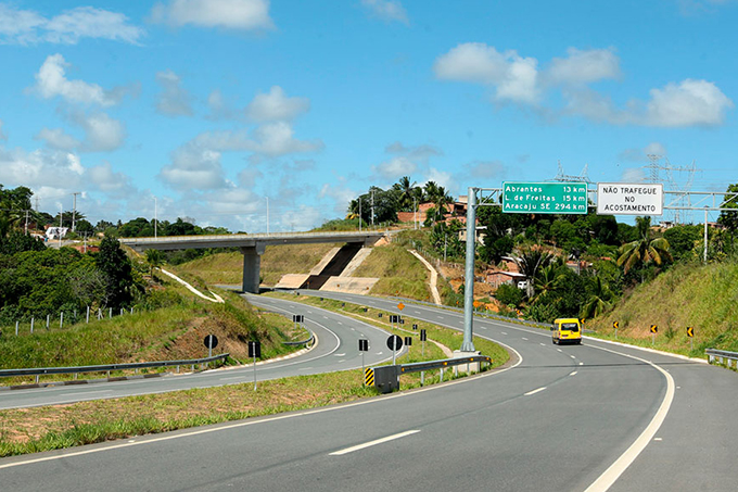 Parte da Via Metropolitana Camaçari-Lauro de Freitas é interditada 