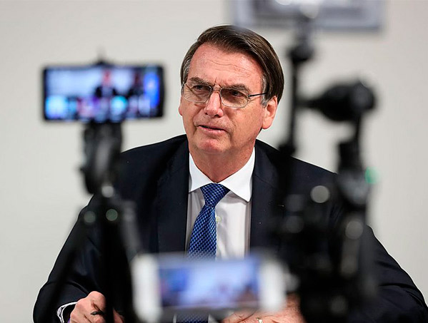 Bolsonaro diz que não haverá horário de verão este ano
