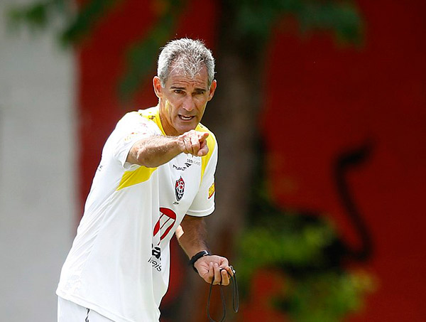 Carlos Amadeu revela convite do Vitória após saída de Chamusca